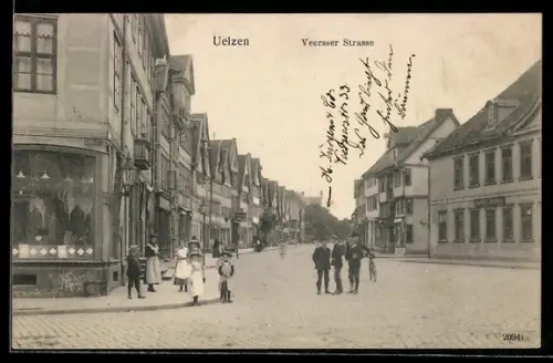 AK Uelzen, Veersser Strasse mit Anwohnern