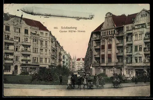 AK Schöneberg, Zeppelin Luftschiff über der Gustav Müller-Strasse