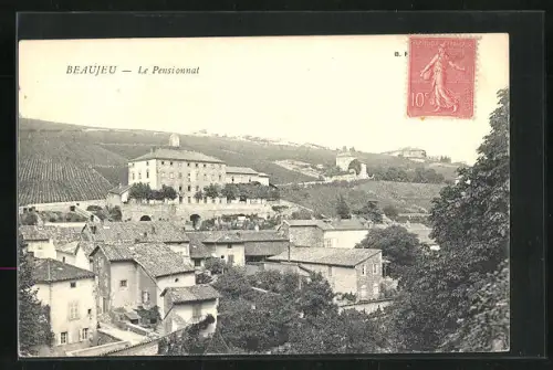 AK Beaujeu, Le Pensionnat