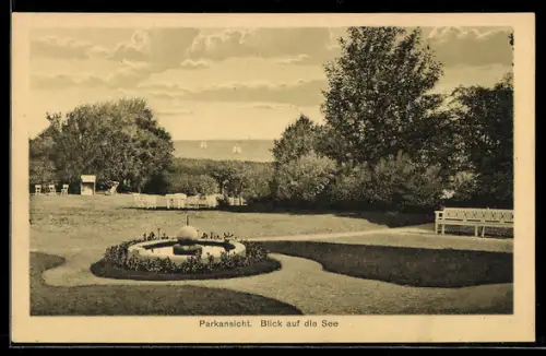 AK Travemünde, Hotel Ostsee-Sanatorium, Parkansicht mit Blick auf die See
