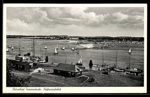 AK Travemünde, Die Hafeneinfahrt