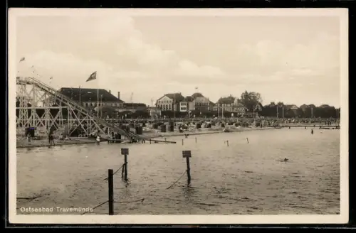 AK Travemünde, Strandpartie mit Wasserrutsche