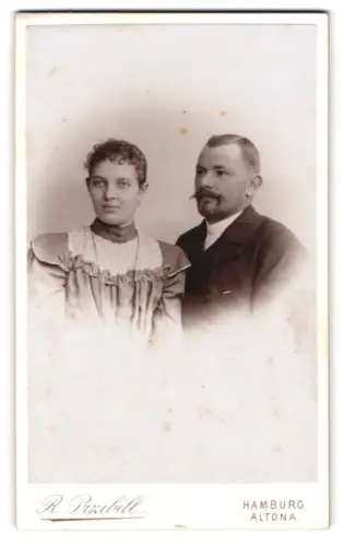 Fotografie R. Przibill, Altona, Reichenstrasse 18, Porträt eines Paares