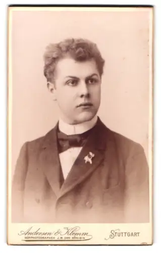 Fotografie Andersen & Klemm, Stuttgart, Charlottenstrasse 8, Porträt eines jungen Mannes