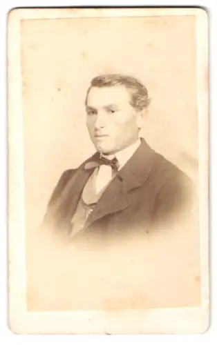 Fotografie Ferd. Bak, Sigmaringen, Porträt von Konrad W.