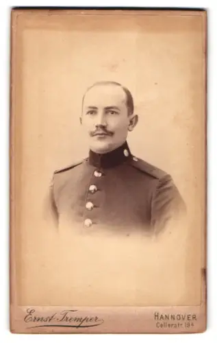 Fotografie Ernst Tremper, Hannover, Cellerstr. 19a, Obergefreiter vom Regiment Nr. 10 in Uniform