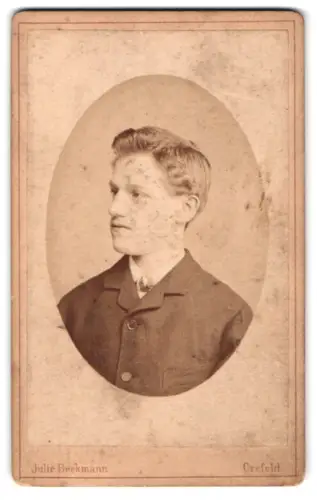 Fotografie Julie Beekmann, Crefeld, Markt-Str. 52, Porträt eines jungen Mannes