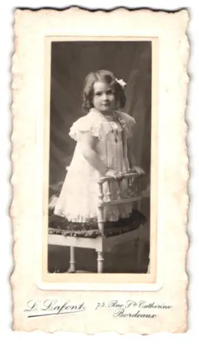 Fotografie L. Lafont, Bordeaux, Rue Ste Catherine 75, Porträt eines jungen Mädchens