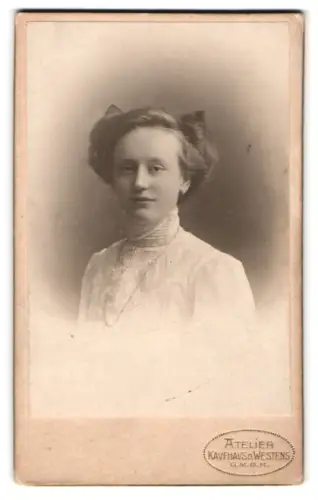 Fotografie Atelier Kaufhaus des Westens, Berlin, Porträt der Frau Margarete Peter
