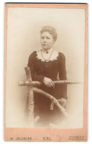 Fotografie W. Jacobsen, Kiel, Holstenstrasse 2.4, Porträt der Frau Jenny
