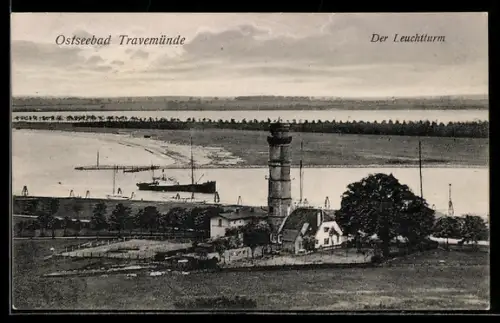 AK Travemünde, Ostseebad, Uferpartie mit Leuchtturm