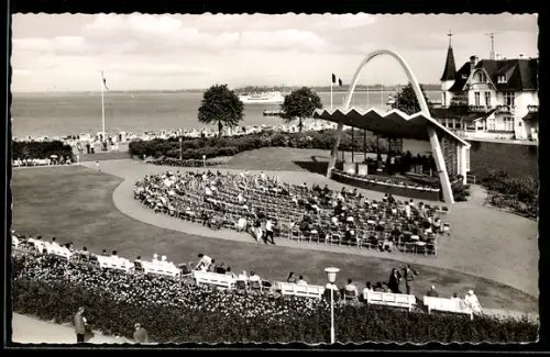 AK Travemünde, Musikpavillon u. Hotel Augusta mit Strand aus der Vogelschau
