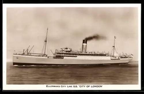 AK Passagierschiff S.S. City of London der Ellermans City Line auf hoher See