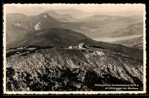 AK Hochleckenhaus /Höllengebirge, Blick auf das Berghaus gegen den Mondsee