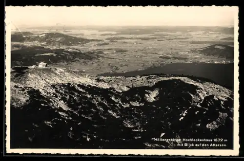 AK Hochleckenhaus /Höllengebirge, Blick auf das Berghaus gegen den Attersee