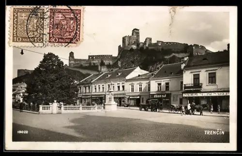 AK Trencin, Burg auf einer Anhöhe