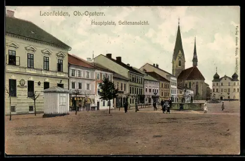 AK Leonfelden /Ob. Öst., Hauptplatz, Seitenansicht m. Kirche