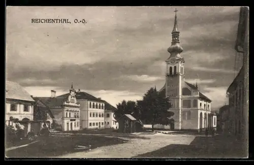 AK Reichenthal /O.-Ö., Marktplatz mit Kirche