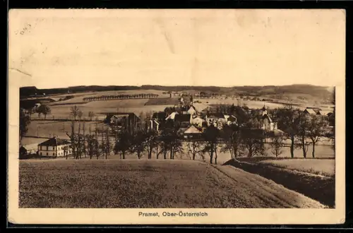 AK Pramet /Ober-Österreich, Panorama mit Ort u. Feldern