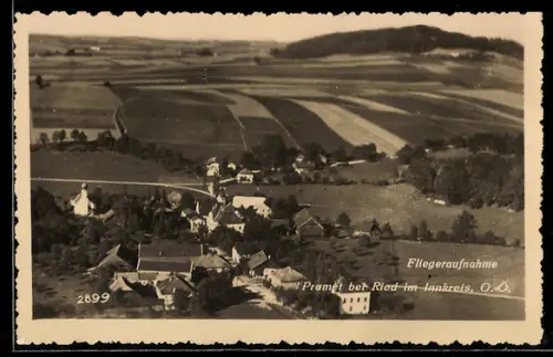 AK Pramet bei Ried, Fliegeraufnahme des Ortes