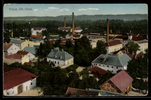 AK Traun /Ob.-Oest., Panorama mit Fabriken und Wohnhäusern