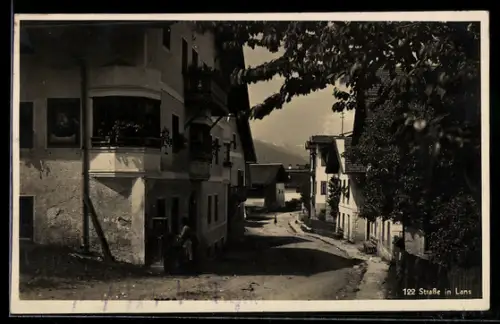 AK Lans, Strassenpartie mit Bergblick