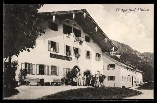 AK Unken, Postgasthof Unken mit kleiner Versammlung