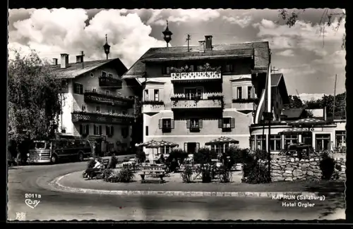 AK Kaprun /Salzburg, Hotel Orgler mit Strassenpartie