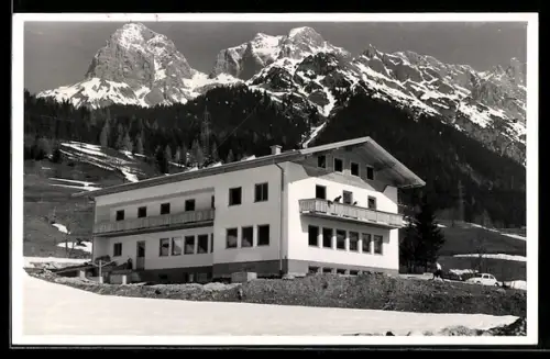 AK Maria Alm am Steinernen Meer, Hinterthal a. Hochk., Polizeheim mit Bergpanorama