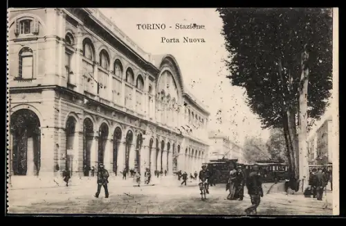 AK Torino, Stazione Porta Nuova con tram e pedoni, Strassenbahn