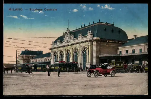 AK Milano, Stazione Centrale con tram e automobili d`epoca, Strassenbahn