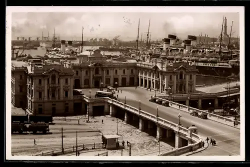 AK Genova, Stazione Marittima con navi all`ancora