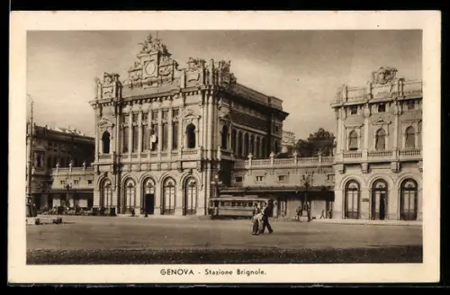 AK Genova, Stazione Brignole con tram e il suo porto con navi e barche, Strassenbahn