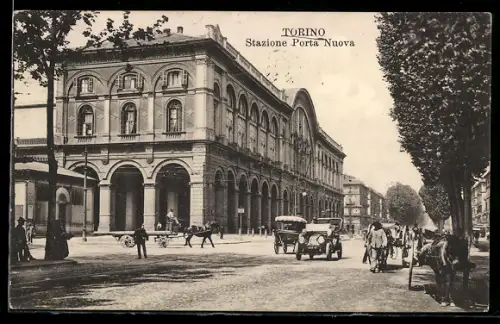 AK Torino, Stazione Porta Nuova con carrozze e automobili