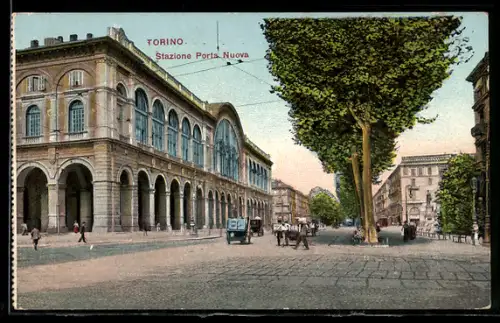 AK Torino, Stazione Porta Nuova con viale alberato e passanti