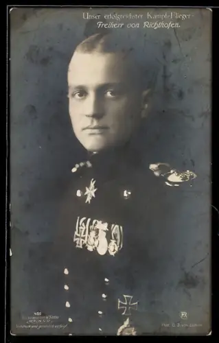 Foto-AK Sanke Nr. 450: Kampfflieger Freiherr von Richthofen mit Pour le Mérite und EK I 1914