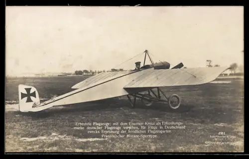 Foto-AK Sanke Nr. 281: Erbeutete Flugzeuge mit dem Eisernen Kreuz als Erkennungsmarke deutscher Flugzeuge versehen