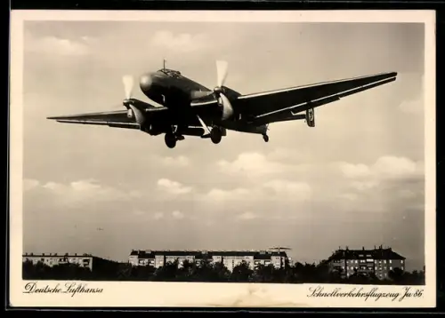 AK Berlin, Schnellverkehrsflugzeug Ju 86 beim Landeanflug auf den Flughafen, Deutsche Lufthansa