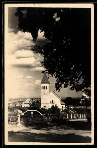 AK Wien, Starchant, Kirche in der Siedlung