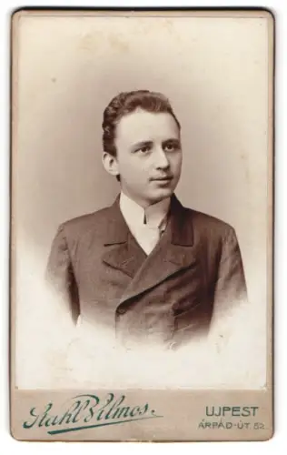 Fotografie Stahl Vilmos, Ujpest, Árpád-út 52, Porträt eines jungen Mannes