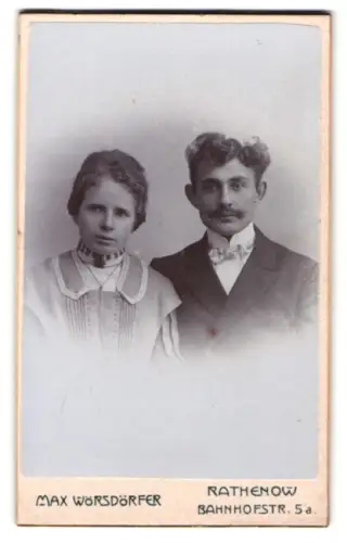 Fotografie Max Wörsdörfer, Rathenow, Bahnhofstrasse 5a, Porträt eines jungen Paares