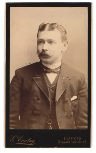 Fotografie E. Contag, Leipzig, Dresdenerstr. 16, Porträt eines Herren mit Schnurrbart