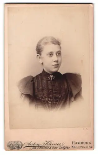 Fotografie Anton Kleiner, Hamburg, Neuerwall 52, Porträt einer jungen Frau