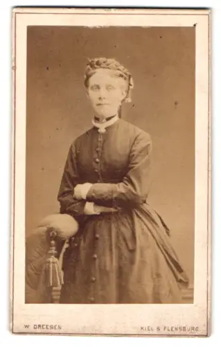 Fotografie W. Dreesen, Kiel, Holstenstrasse 22, Porträt einer Dame