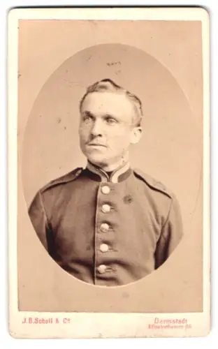 Fotografie J. B. Scholl & Co., Darmstadt, Elisabethen-Str. 66, Unteroffizier in Uniform