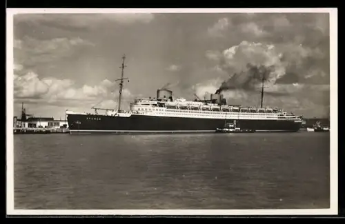 AK Passagierschiff Bremen beim Einlaufen in den Hafen
