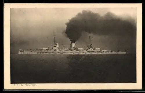 AK Grosser Kreuzer S.M.S. Moltke stark qualmend querab von Backbord gesehen