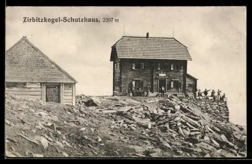 AK Zirbitzkogel-Schutzhaus, Gäste auf der Terrasse der Berghütte