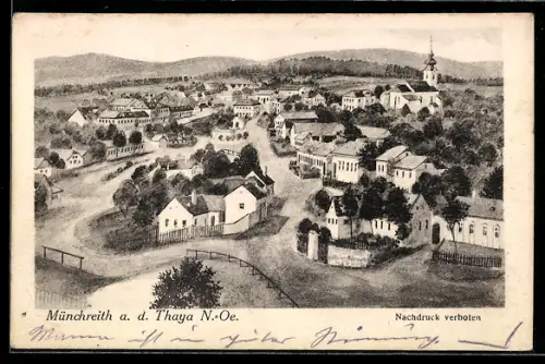 AK Karlstein an der Thaya, Münchreith, Strassenpartie mit Kirche