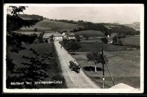 AK Pierbach, Gasthaus zur Steinbruckmühle mit Strassenpartie